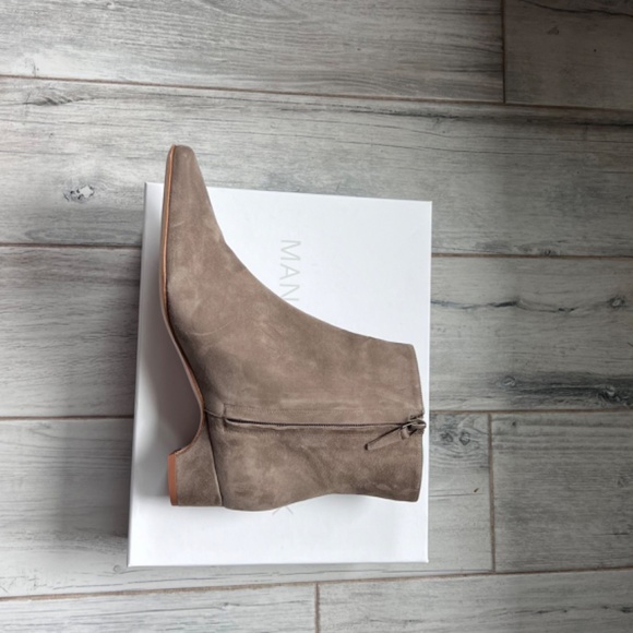 New Manolo Blahnik Tolarc Suede Zip Ankle Booties - Picture 6 of 12